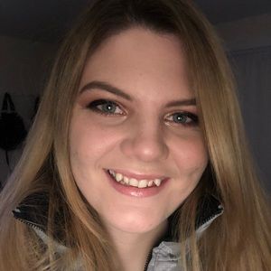 Meet your Posher, Caitlin